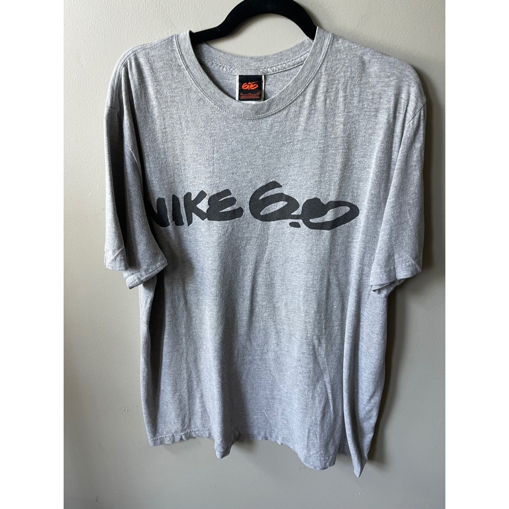 Nike 6.0 Mens XL Graphic T-Shirt Heather Gray Black Script Logo Short Sleeve Tee